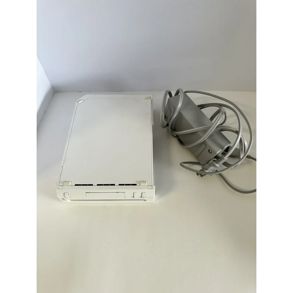 Nintendo Wii Console White RVL-001 GameCube Compatible System with AC Adapter